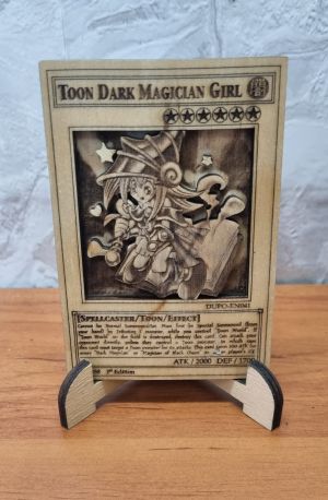 Лазерно гравирана карта Dark Magician Girl